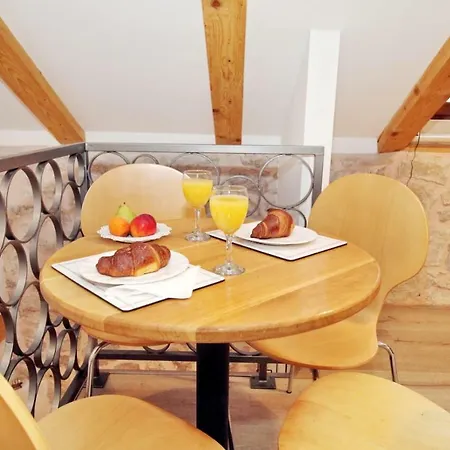 Seafront 2 아파트 챠브타트