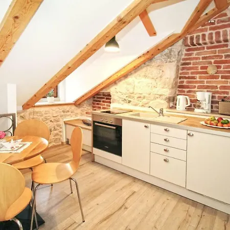 Seafront 2 Apartment *